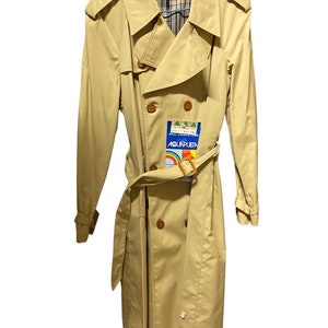 70s vintage beige camel double-breasted trench coat/coat/jacket/by Acuapulita /deadstock/70s beige double-breasted trench coat/Made in Italy
