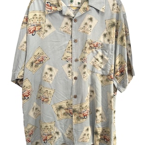 Hawaii Banana Cabana Vintage Light Blue Car and Palm Tree Silk Short Sleeve Hawaiian Shirt from the 1990s - Size L