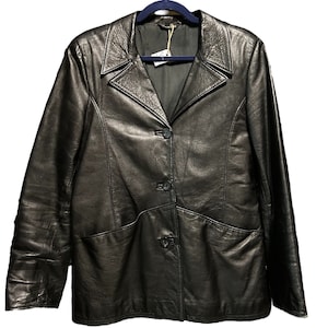 70s three-button women&#39;s jacket in real black leather, vintage jacket black / Made in Italy - size M
