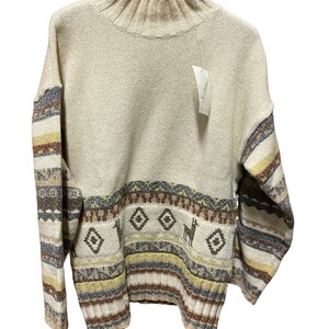 Vintage 80s white sweater with ethnic style embroidery in deadstock wool Made in Italy