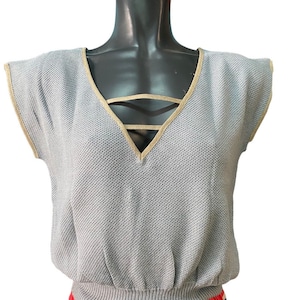 Vintage 70s pearl gray Giemme sweater with V-neck and deadstock beige details Made in Italy