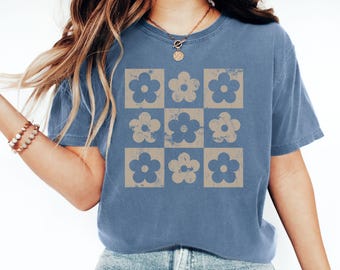 Comfort Colors® Checkered Flowers Shirt Retro Flowers T-Shirt Boho Floral TShirt Gift For Mom Spring T Shirt Trendy Floral Oversized Tee
