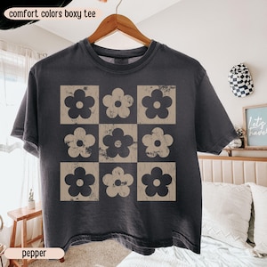 Comfort Colors® Boxy Crop Top Checkered Flowers Crop Tee Boho Floral Boxy Tee Gift For Mom Spring T Shirt Trendy Floral Cropped Tee