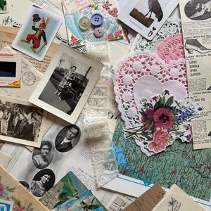 Paquete de 100 efímeras vintage: postales, sellos, publicidad, periódicos, antigüedades y diversión en papel vintage.