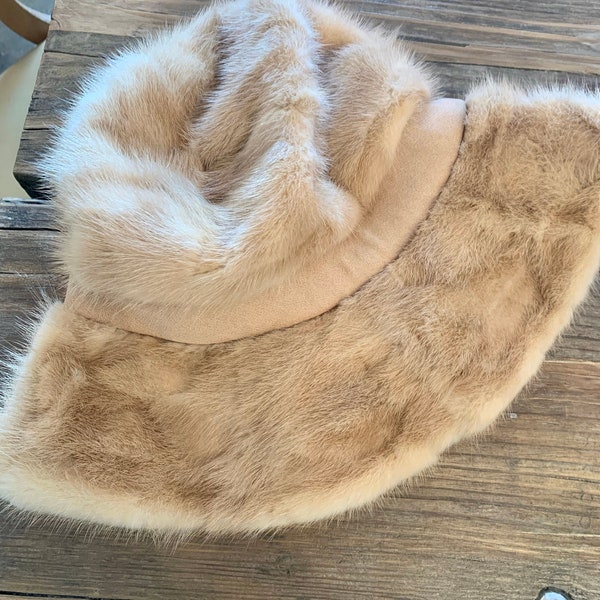 Lovely 70s Sand Cream Faux Fur Bucket Hat - The May Company - Size 22 - Soft Short Fur - Vintage Fur Hat - Unisex Accessory