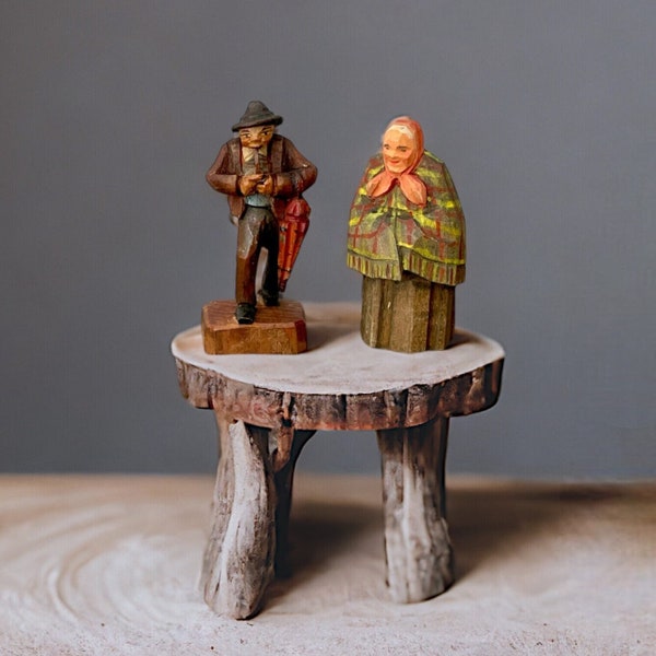 Anri Wood Carvings Set. Vintage Hand Carved Husband and Wife (Oma and Opa) Folk Art Figurines!