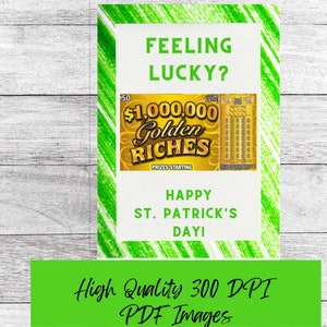 Könnte beinhalten: Ein grün-weiß gestreifter Hintergrund mit einem weißen Rechteck in der Mitte. Das Rechteck enthält den Text "Feeling Lucky?" und ein Bild eines Lottoscheins mit dem Text "$1,000,000 Golden Riches" und "Prizes Starting". Unter dem Lottoschein befindet sich der Text "Happy St. Patrick's Day!" und am unteren Rand des Bildes der Text "High Quality 300 DPI PDF Images".