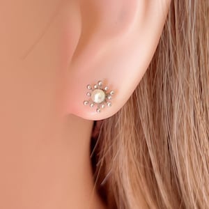 Perlen Ohrstecker, Blume Ohrstecker, Cz Perlen Ohrringe, Silber kleine Ohrstecker, Minimalist Stapeln Ohrringe, Brautjungfer Geschenke