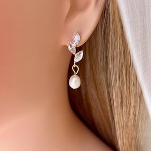Pearl Bridal Earrings,Crystal Wedding Earrings,Floral Earrings,Statement Earrings,Wedding Jewelry, Bridal Jewelry,Bridesmaid Gifts