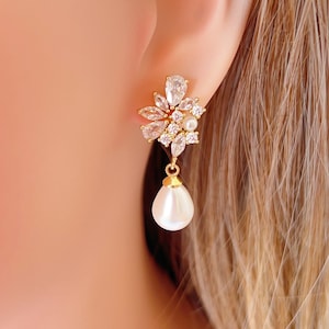 Pearl Bridal Earrings,Gold Bridal Earrings,Gold Pearl Earrings, Crystal Pearl Earrings, wedding pearl earrings,Bridesmaids Gifts