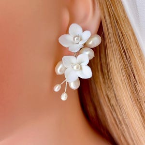 White Flower Drop Earrings, Floral Wedding Pearl Earrings, Wedding Flower Earrings, Bridal Dangle Earrings, CZ Wedding Earrings