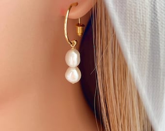 Aros de perla • Aros delicados Huggie • Aros de perla de plata de ley 925 • Aros de novia • Aros de perla de oro • Regalo de dama de honor