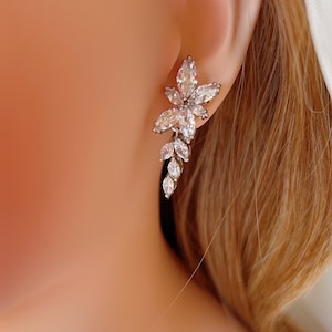 Blumen Hochzeit Ohrringe, Braut Ohrringe, Floral Braut Ohrringe, Hochzeit Tropfen Ohrringe, Kristall Braut Ohrringe, Silber Braut Ohrringe
