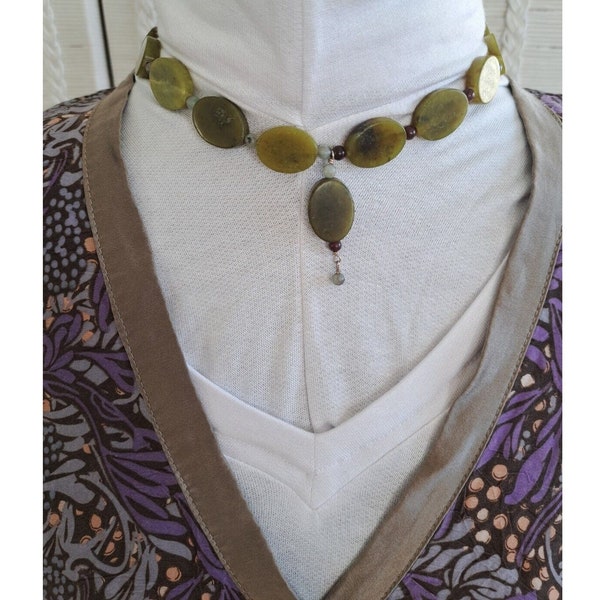 Vintage Choker Necklace Olive Green Stone Onyx Olivine Agate Flat Oval Beaded Necklace 70s Boho Chic 925 16" Mid Century Retro Jewelry