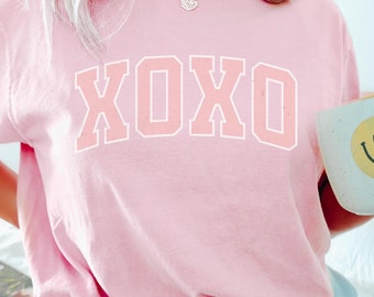 XOXO T-Shirt, Love Shirt, Valentine's Day XOXO Tee, Comfort Colors Valentine Shirt, Retro Valentine Gift, Teacher and Nurse Valentine Gift