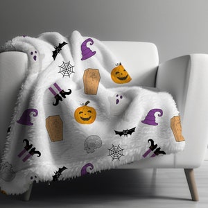 Vintage Halloween Fleece Blanket, Spooky Ghost Couch Throw, Cozy Fall Blanket, Halloween Decor, Indoor Halloween Party, Spooky Home Decor
