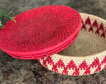 Beautiful lid Basket, Hand made date leaves, Boho Basket, Home art, storage Basket.