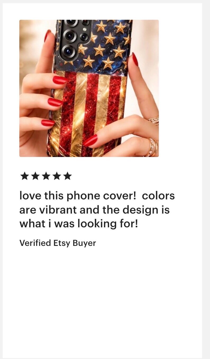 Puede incluir: Una funda para tel&eacute;fono con un dise&ntilde;o brillante de la bandera estadounidense, que presenta un campo azul oscuro con estrellas doradas y rayas alternas en rojo y dorado. La funda tiene un acabado brillante y una abertura para la c&aacute;mara.