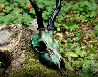 O crânio de veado de Cernunno - o Cervo Cornudo - é o presente perfeito, não apenas para bruxas, wiccanos e pagãos!