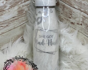 ¡El leopardo blanco y plateado se puso a prueba!