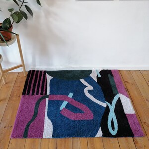 Geometric rug. 100% wool rug. Geometric shapes, lines. image 2