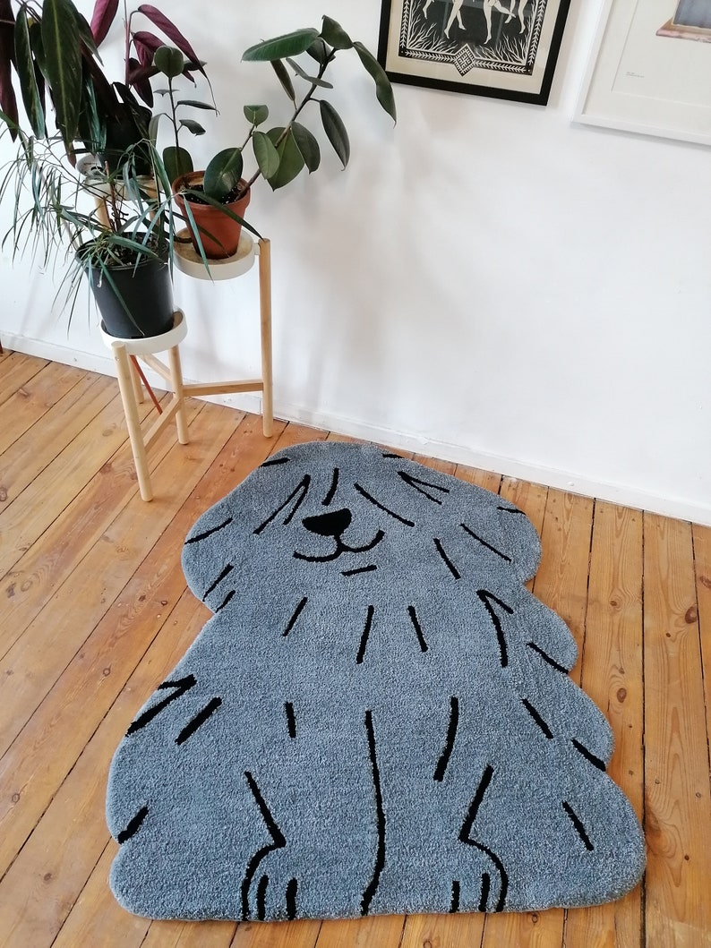 Hand tufted dog rug. 100% wool. Felt backing. Asymetric shape rug. image 4