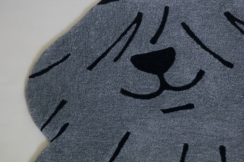 Hand tufted dog rug. 100% wool. Felt backing. Asymetric shape rug. image 3