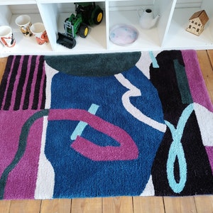 Geometric rug. 100% wool rug. Geometric shapes, lines. image 4