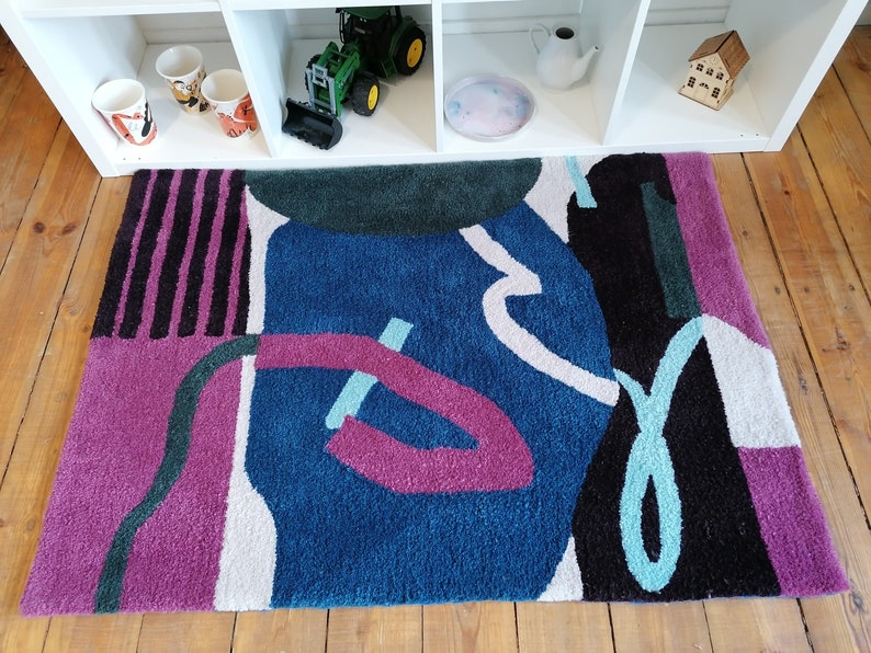 Geometric rug. 100% wool rug. Geometric shapes, lines. image 4
