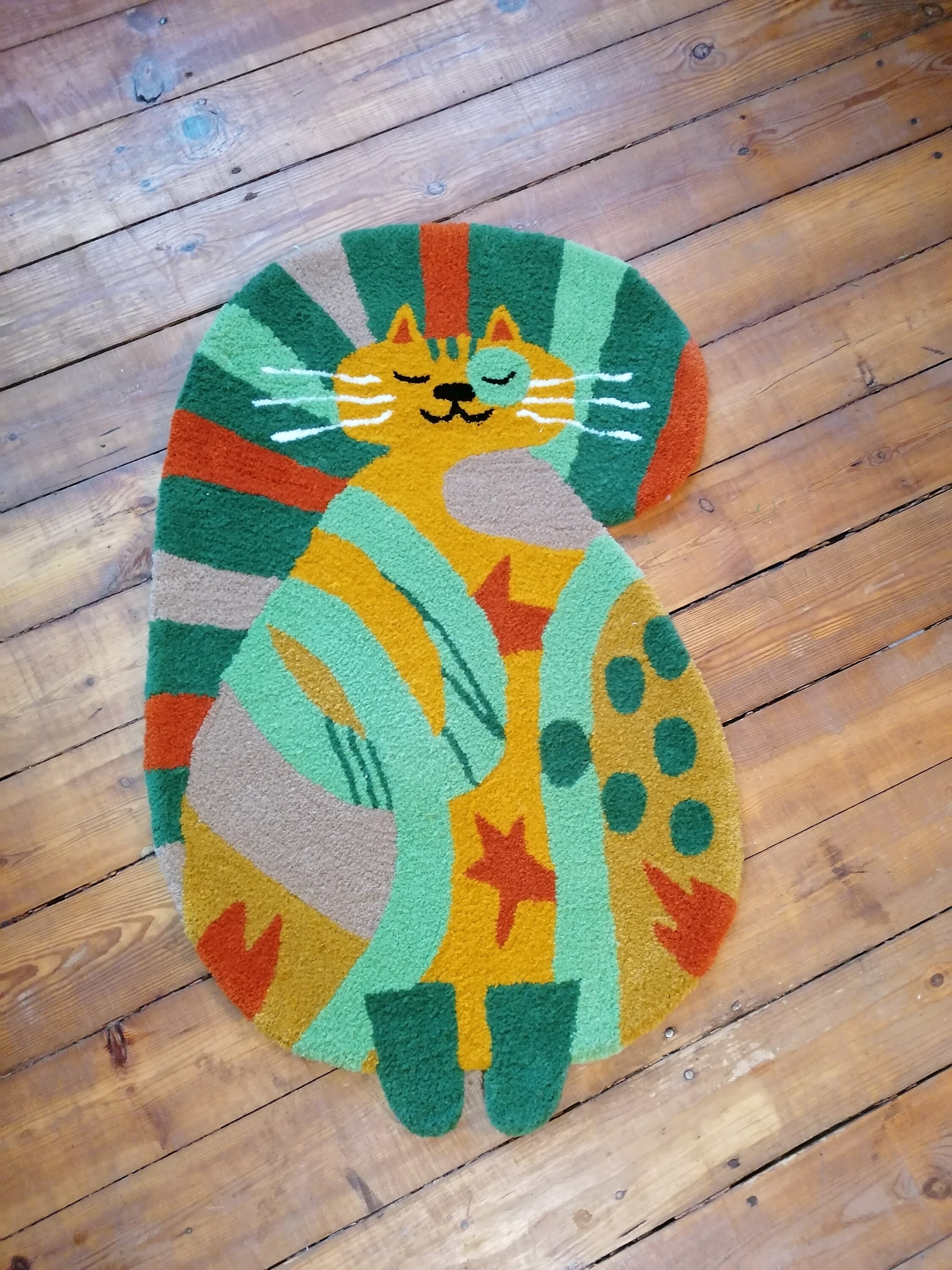 Chat. Tapis Tufté 100% Laine Fait à La Main. Asymétrique.