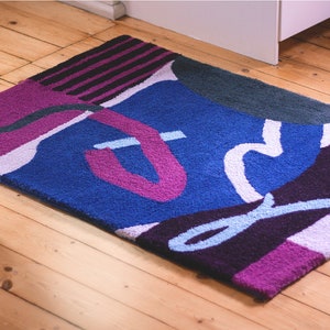 Geometric rug. 100% wool rug. Geometric shapes, lines. image 1