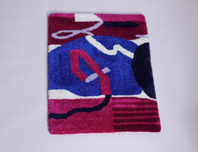 Bright geometric tufted rug. Funky shapes. Geometric shapes and lines. Purple+Blue 71x50 cm