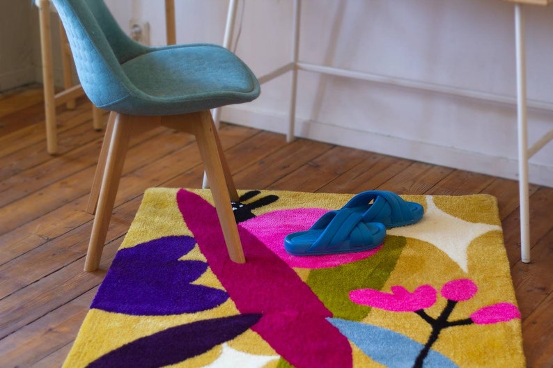 Colourful snail rug. Handmade tufted rug. 100% acrlic image 3