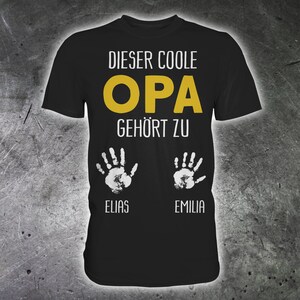 Dieser coole Opa gehört zu Opa Geschenk Personalisierbar für den besten Opa der Welt Spruch T-Shirt Tshirt Shirt Bild 2