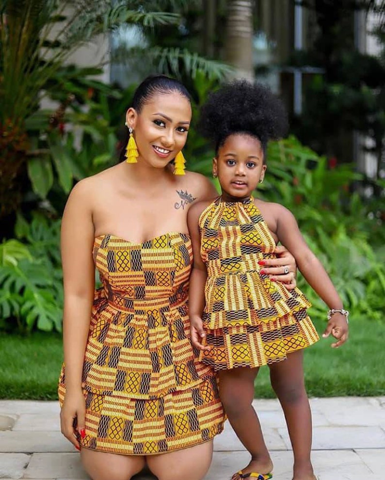 Afrikaanse moeder en dochter bijpassende jurk voor fotoshoot / Afrikaanse moeder en me zomerjurken / Afrikaanse midi jurk / Afrikaanse kleding voor vrouwen afbeelding 1