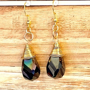 Sparkly Briolette Cut Glass Earrings - 4 colors! Sparkly earrings,dangle drop earrings,womens earrings, gifts for her, minimalist