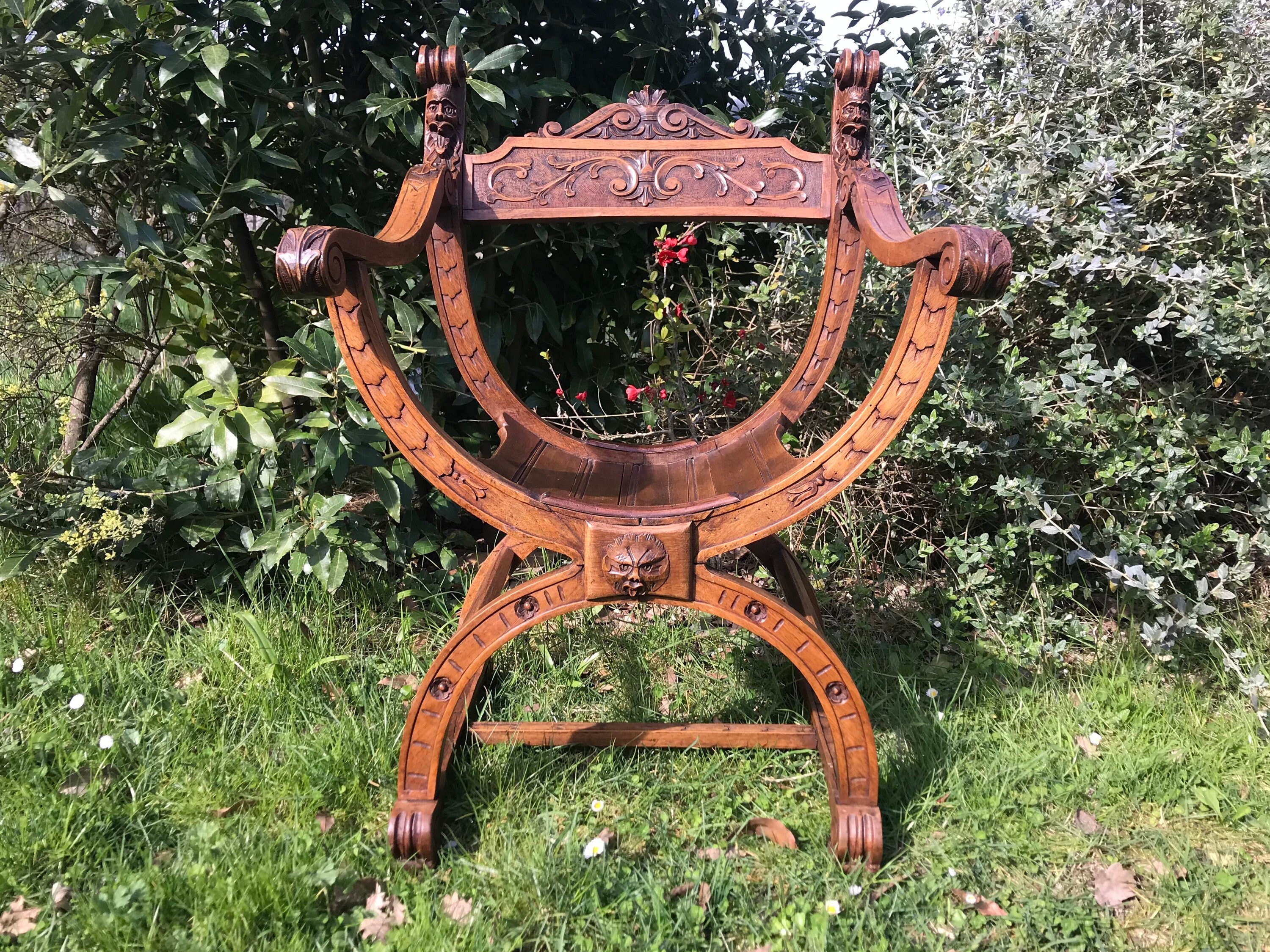 Chaise Dagobert Antique