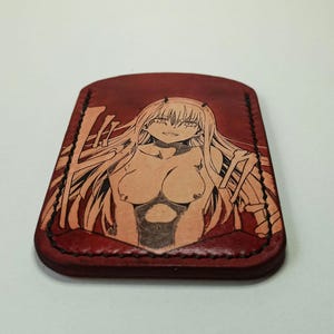 Cartera de anime para mayores de 18 años. Tarjetero de cuero hecho a mano. Tarjetero de anime, Cartera de anime hecha a mano.