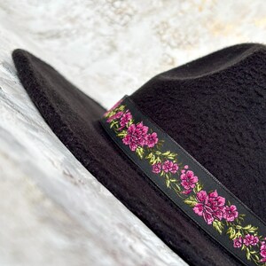 Pink Rose Jacquard Hat Band: Adjustable Western Hat Accessory
