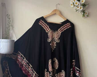 Vintage Poncho | 2000s | Black Poncho | Embroidered Poncho | Hipster Top | Y2K Style | US L