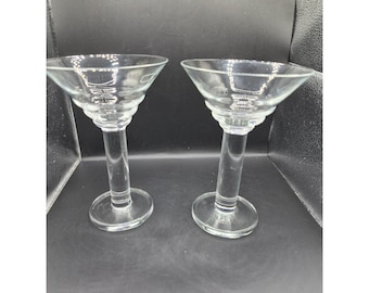 Crate & Barrel Klare Martini-Gläser 2er-Set Slowakei Modernes konisches Design