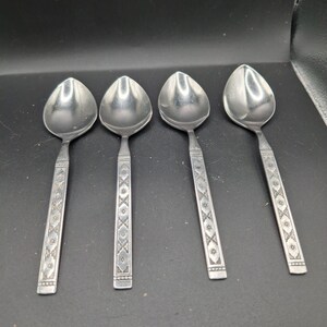Oneida Lisbon Distinction Stainless Steel Table/Place/Soup Spoons Set Of 4