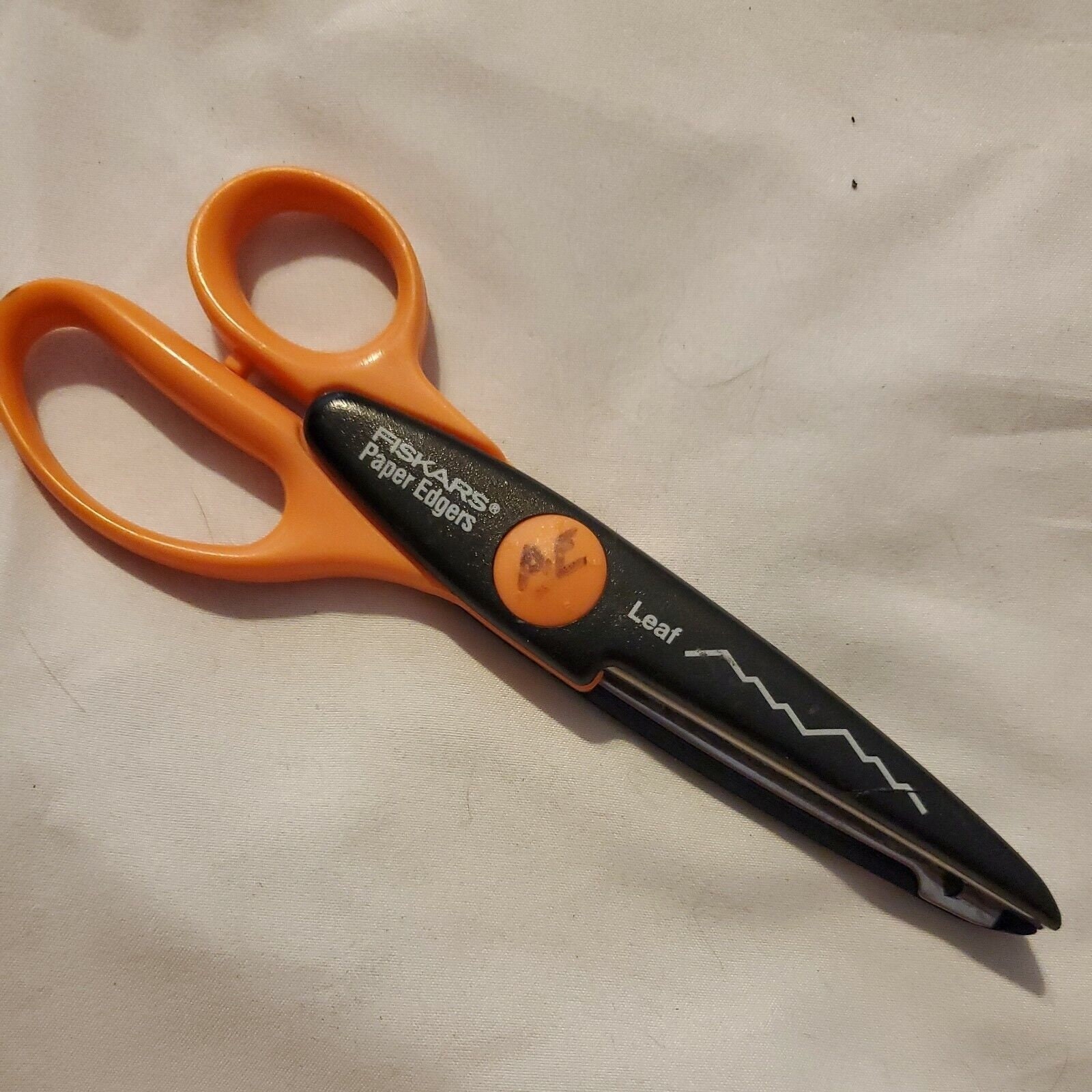 Fiskars Paper Edger Scissors -Dragonback- Scrapbooking Tools Paper Crafts