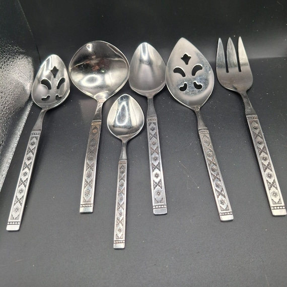 Oneida Lisbon Distinction Stainless Flatware Set - 6 Piece Serving