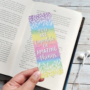 Marcador de cosas asombrosas, marcador arco iris pastel, regalo para amantes de los libros, regalo de biblioteca para ratones de biblioteca, accesorios de lectura, signos motivacionales