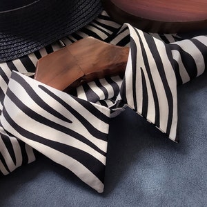 Zebra Stripes Fake Collar Detachable Front Tie Shirts White False Vintage Versatile Blouse Collar for Women Girls Favors image 4