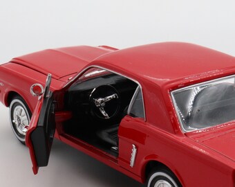 Modèle Réduit Ford Mustang 1964 Rouge 1:24 Welly - Voiture Collection Signée