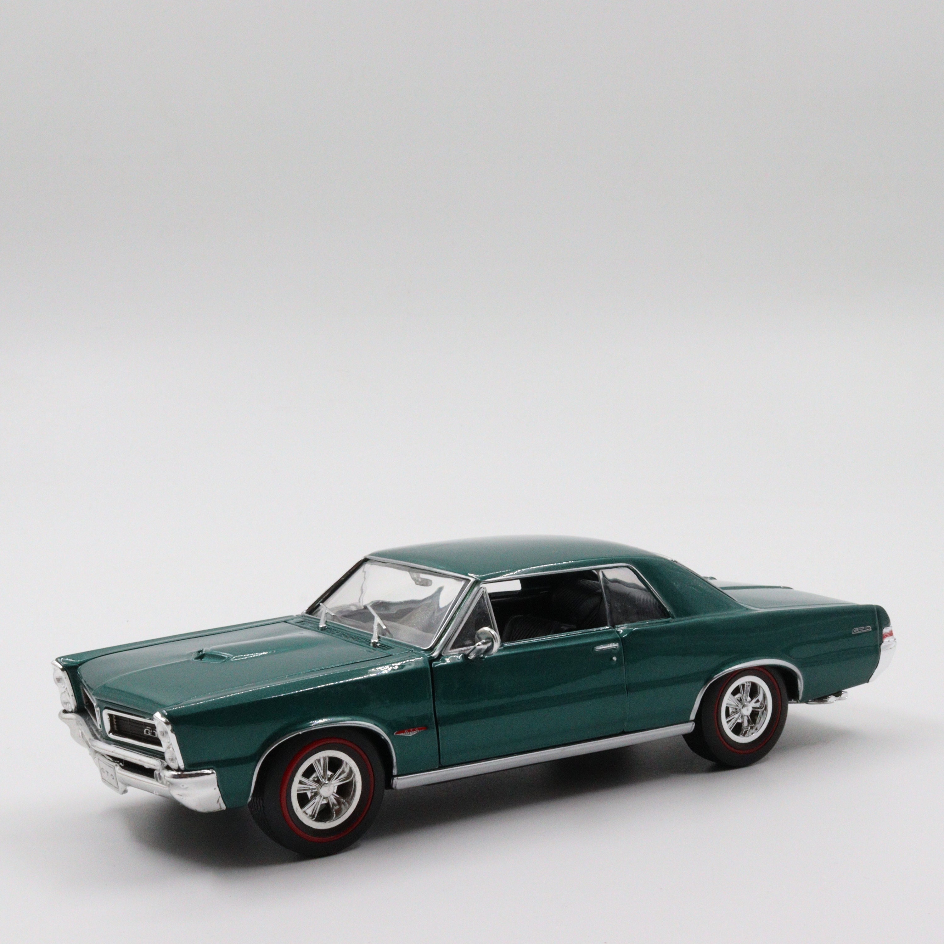 1965 Pontiac GTO Diecast Model Car: Green Welly 1/24 Scale - Etsy