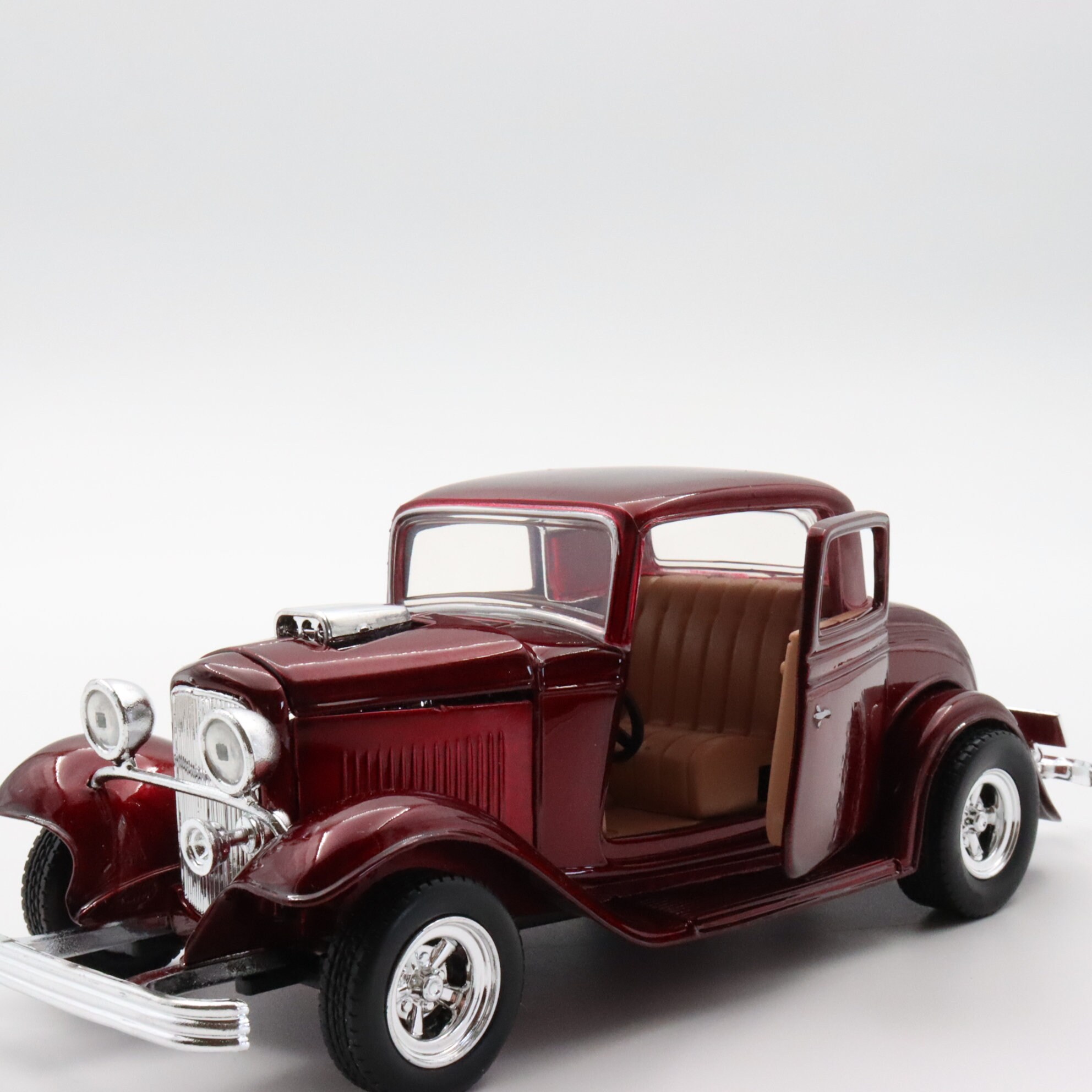 Motormax 1/64 1932 Ford Coupe & Diner Accessories Diorama American