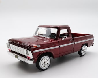 Motormax 1969 Ford F-100 Pickup Truck: 1/24 Scale Diecast Model Car